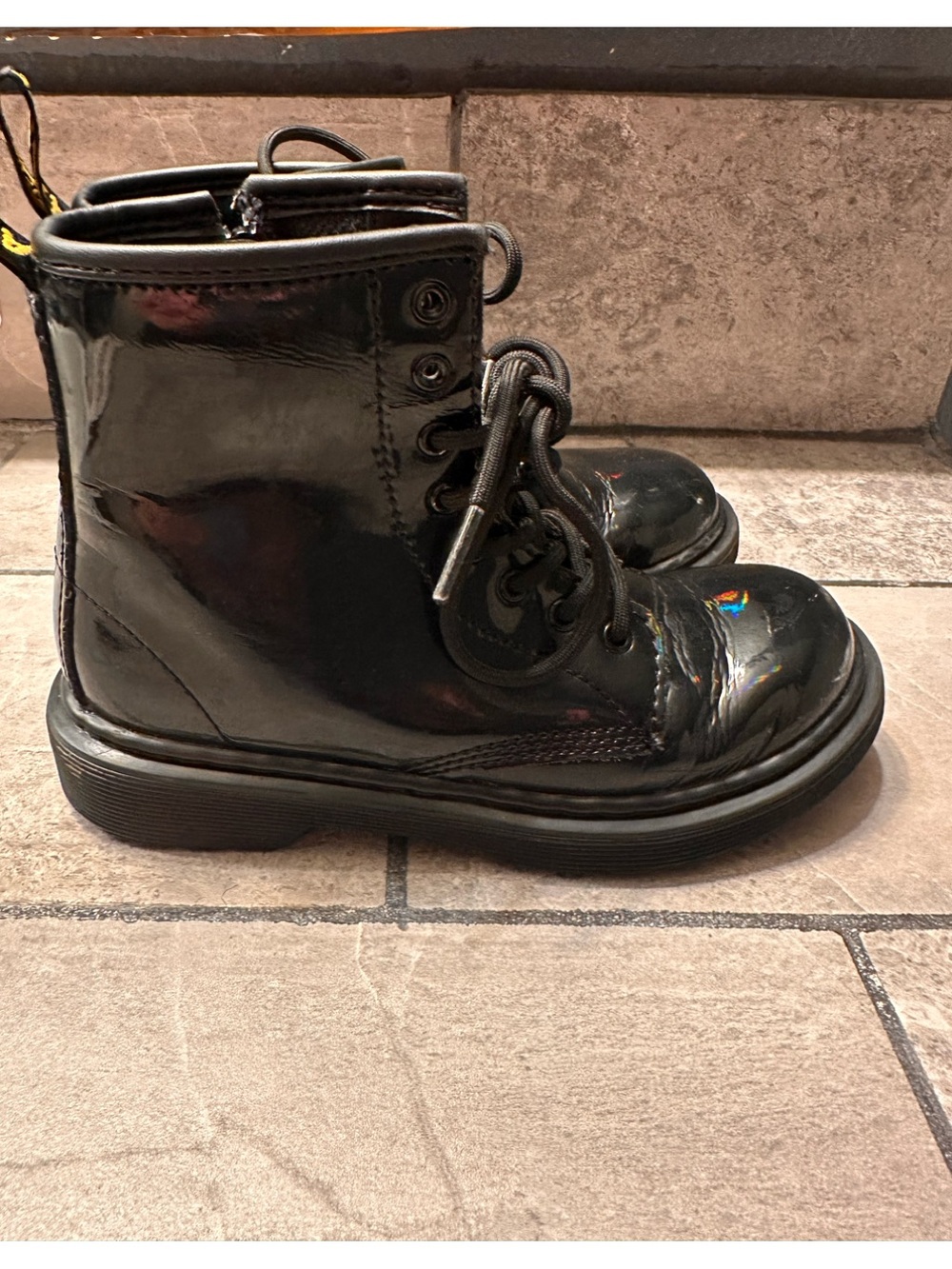 Dr Martens Black Patent Lace-Up Combat Boots size Youth 1